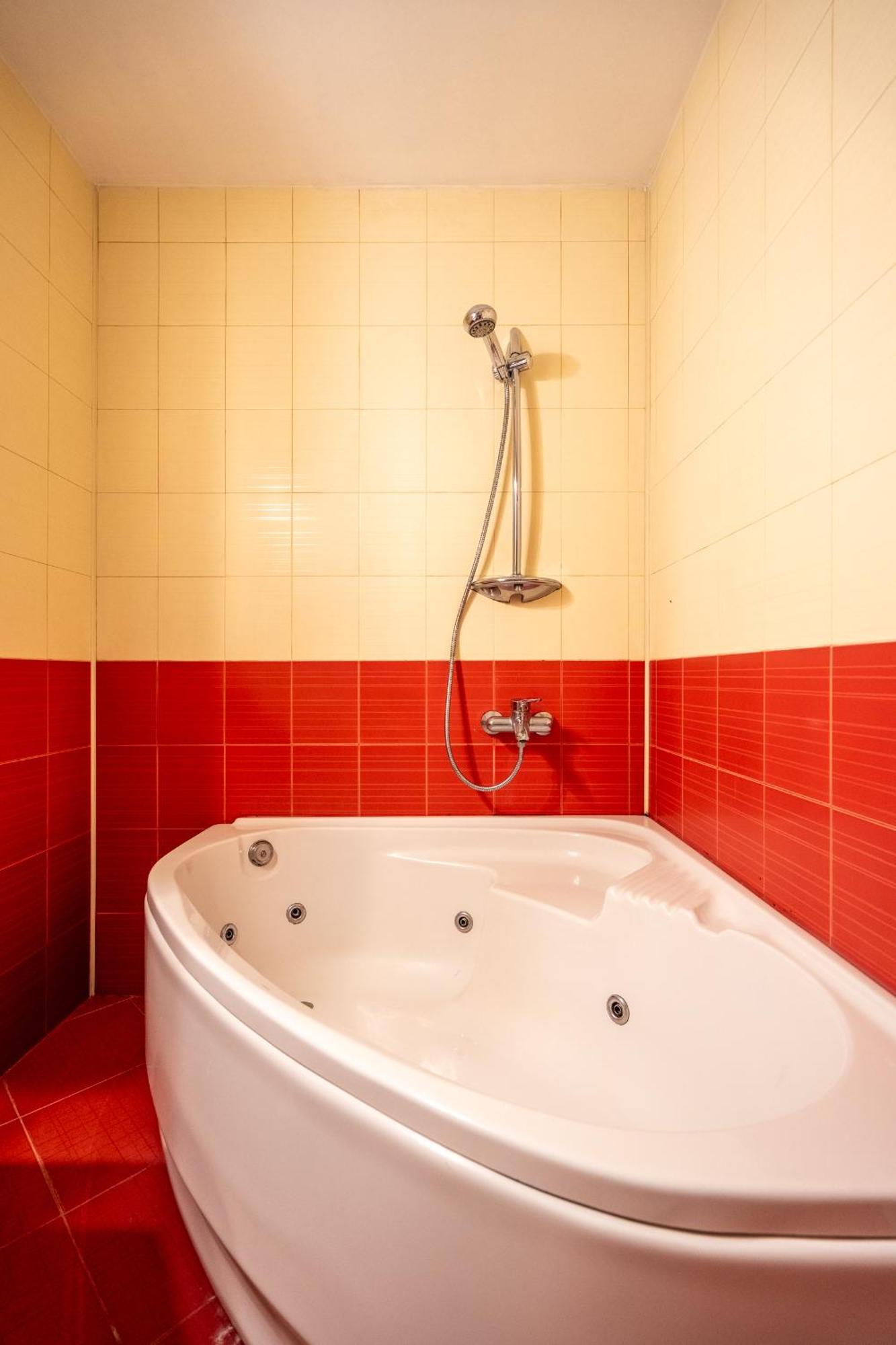 The Right Choice 18 Apartment *